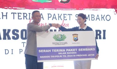 Polda-Jatim-Terima-Paket-Sembako-dari-Budha-Tzu-Chi-untuk-Disalurkan-Kepada-Masyarakat